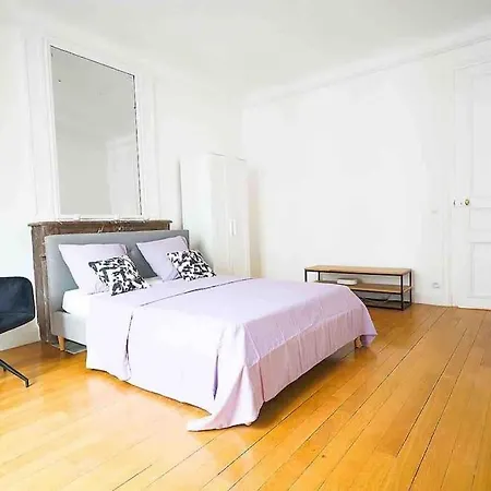 Apartment Avenue Des Champs-elysees, D'exception Paris