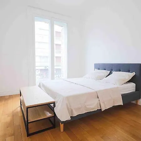 Avenue Des Champs-elysees, D'exception Appartement